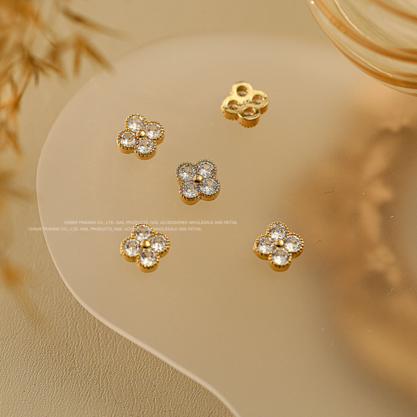 Medium White & Gold Four-Leaf Clover Nail Charms 2pcs