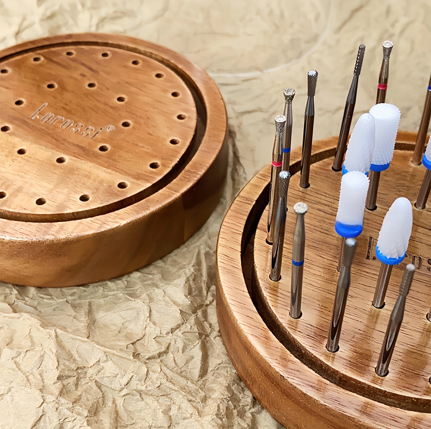 Rangement pour forets à ongles couleur noyer avec couvercle anti-poussière