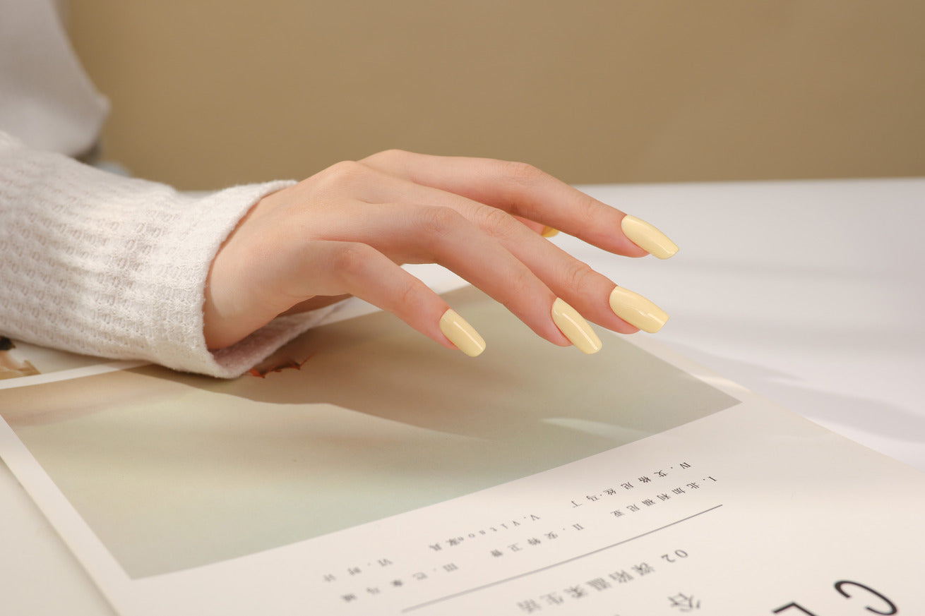 YollyNail 瓶装彩色凝胶 82
