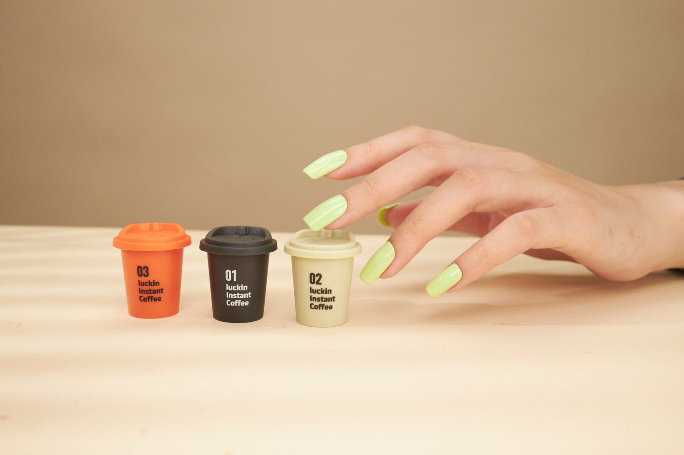YollyNail 瓶装彩色凝胶 82
