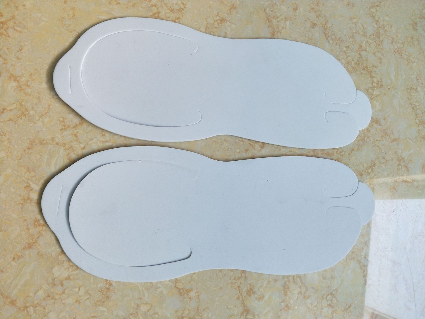 Foldable Disposable Pedicure Foam Slippers (12pairs/pack)