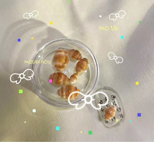 Mix Size Croissant Nail Charms (6pcs)