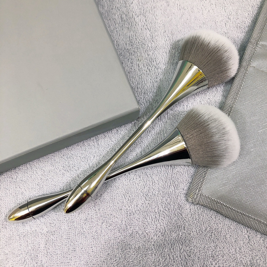 Long Handle Nail Dust Brush - Metallic Silver