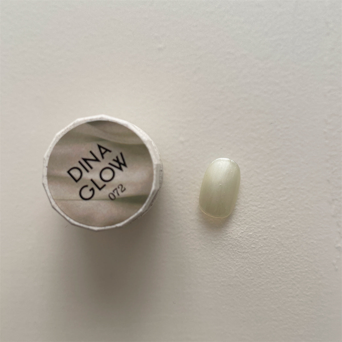 Gel couleur DinaGlow Charmeuse Effect Series [068-076]