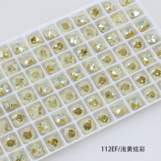 Strass Nail Art Carré Arrondi 8mmx8mm Jaune Clair Irisé (2pcs)